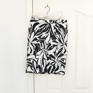 Vintage Mexx Black & White Flower Print Pencil Skirt
